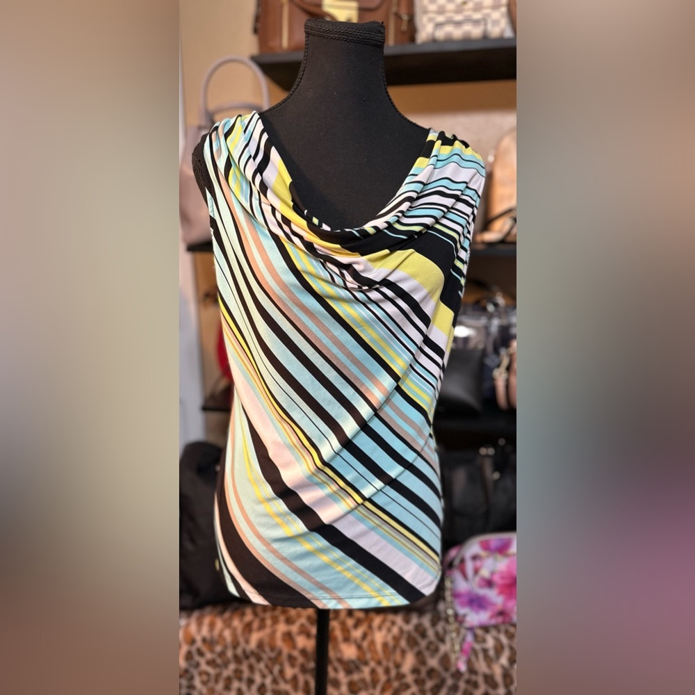 Women's Size Medium Sleeveless Top